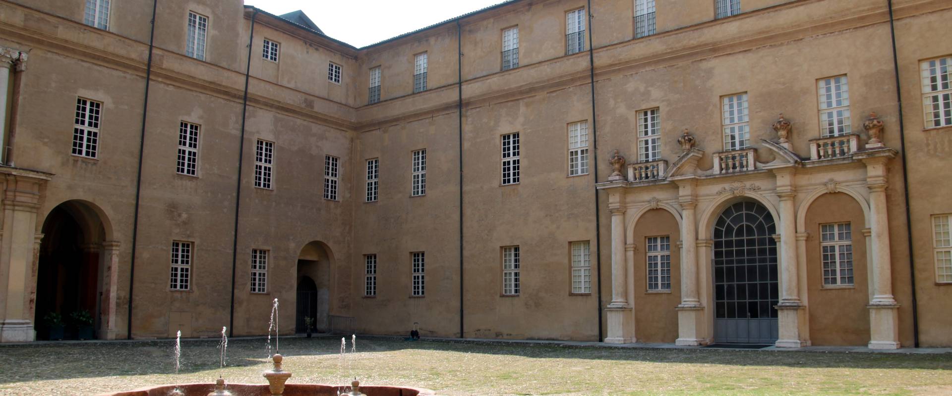 Cortile d'Onore (Palazzo Ducale, Sassuolo) 04 foto di Mongolo1984